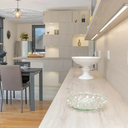 Affittacamere La Porte Des Alpes D'hotes 4*